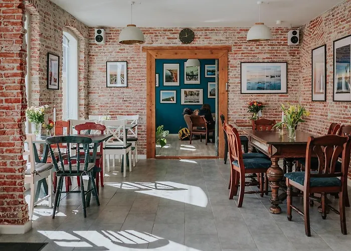 Kefs Guesthouse & Cafe