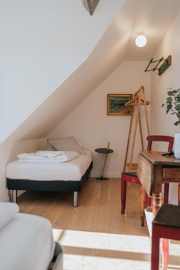 Kefs & Cafe Bed and breakfast