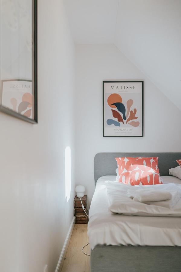 Kefs & Cafe Bed and breakfast *